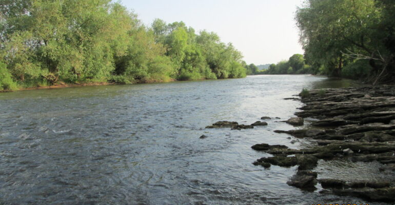 Club gives 3 days notice of Fishery closure.